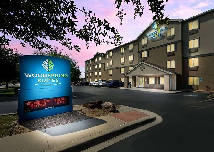 Woodspring Worth Fossil Creek Hotel